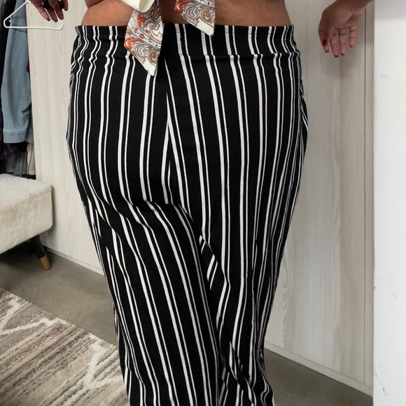 Striped Trousers With Belt - Picture 4 of 5